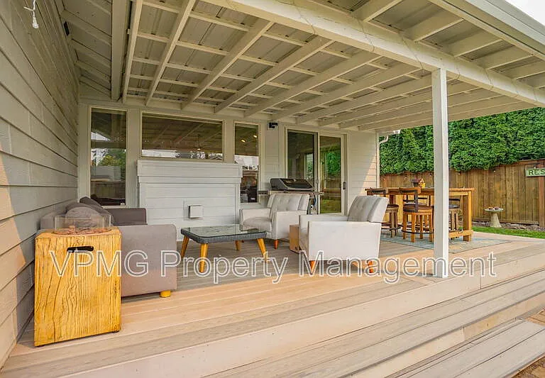 1204 NE 89th Ave — Photo 41