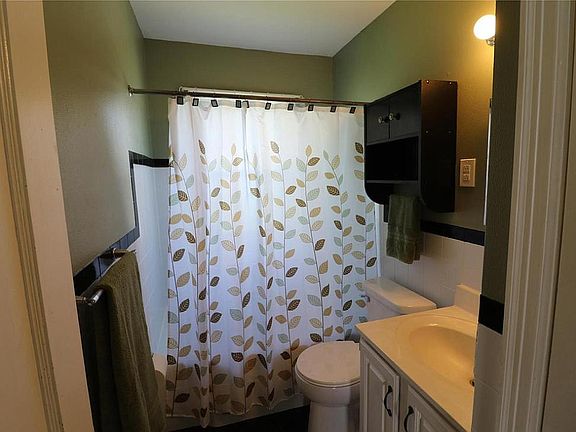 5th image of 4323 Saint Agnes Ln