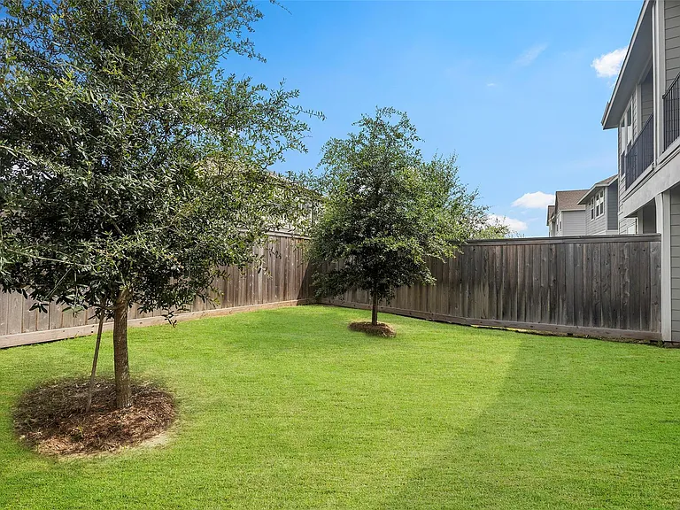 21130 Medina River Dr — Photo 28