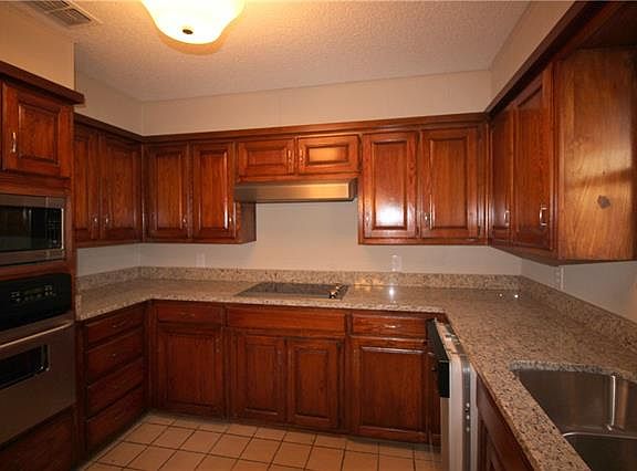 5th image of 3008 Highland Crest Ct