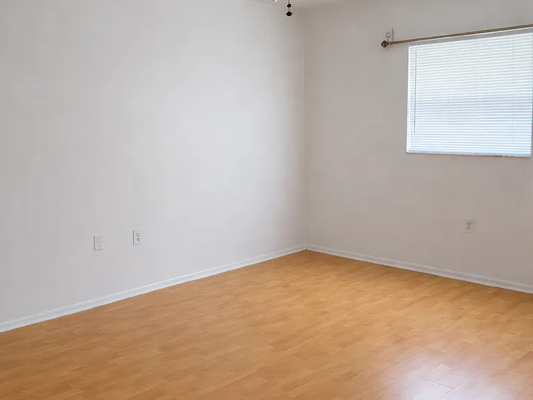 350 79th Ave N #312 — Photo 8