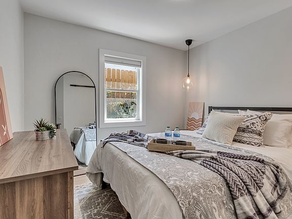 5th image of 1702 E Woodside Dr APT 1