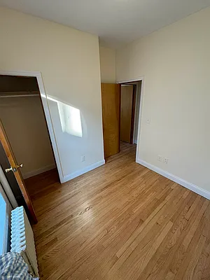 Rented by KNOCKKNOCK LLC | media 19