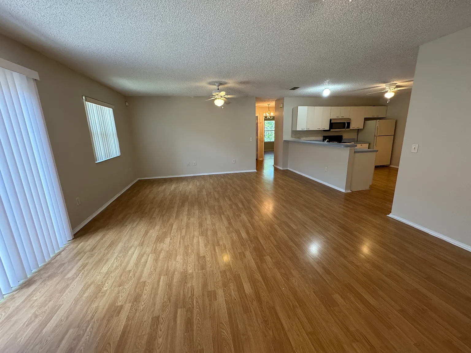 Nice 2 bd 2 bath Patio Villa in Alhambra Village — Photo 3