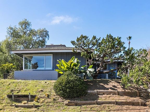 2nd image of 3721 Del Mar Ave