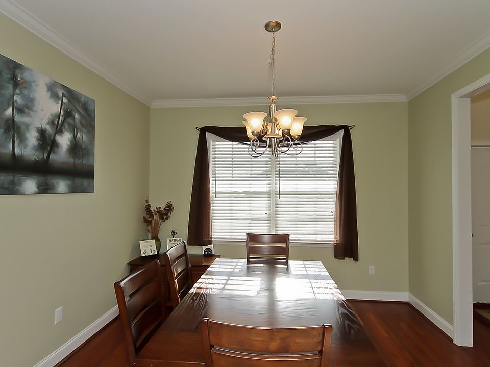 1st image of 129 Wheatfield Dr