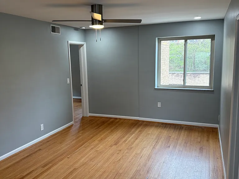 2123 Luray Ave #1 — Photo 12