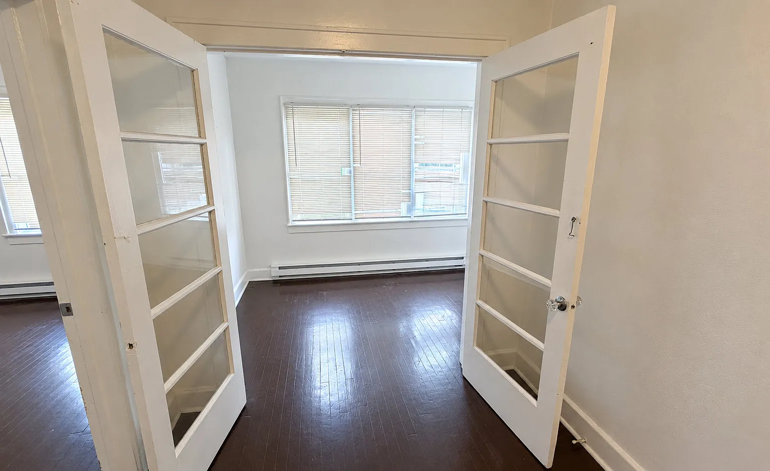 1 bed, 900 sqft, $1,350 — Photo 4