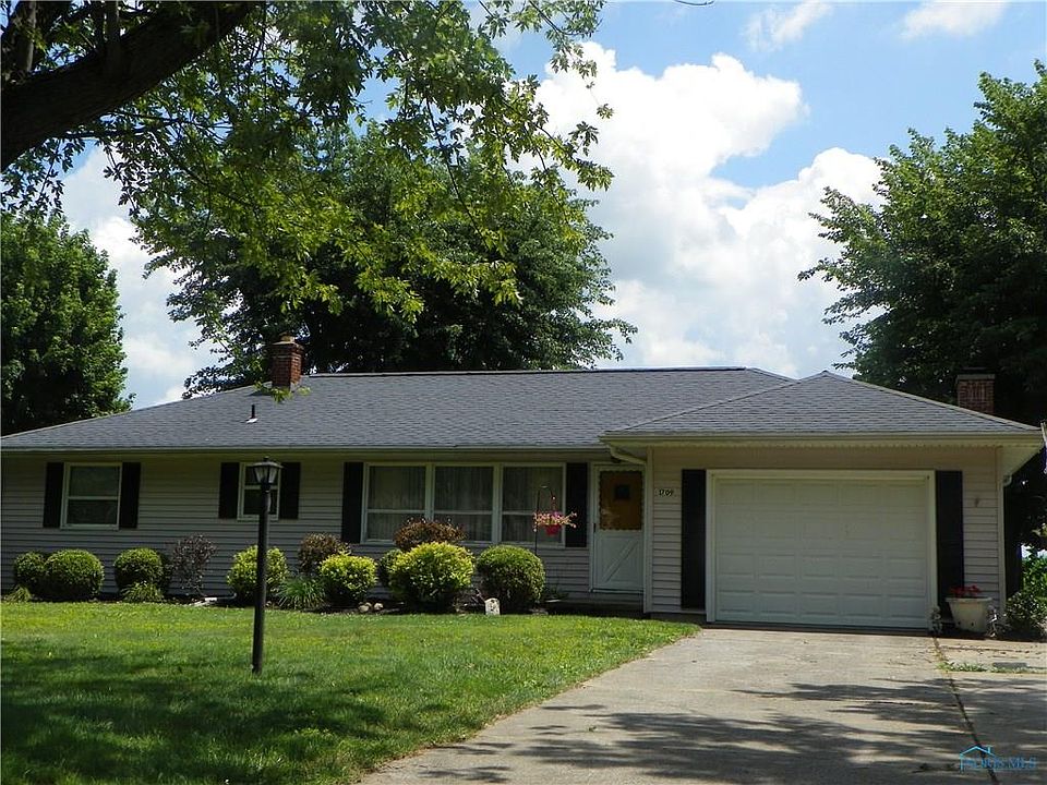 1st image of 1709 Oak Dr