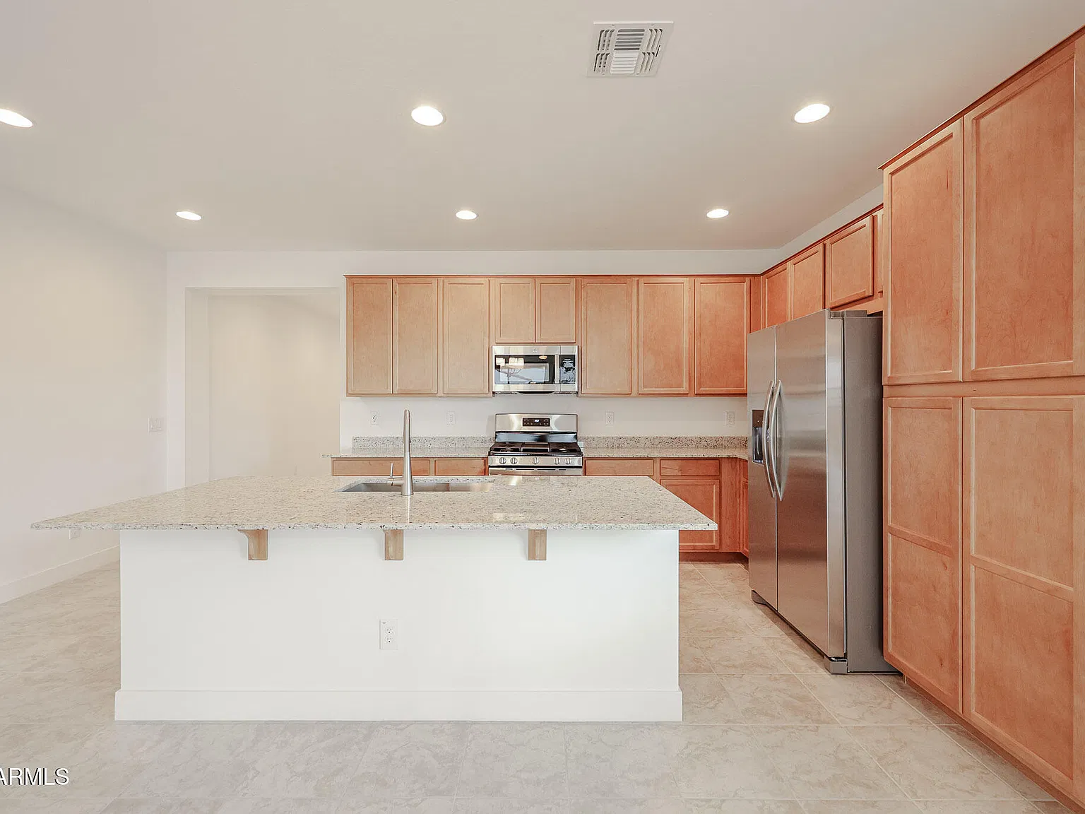 4 bed, 2.0 bath, 1949 sqft, $2,400 — Photo 2