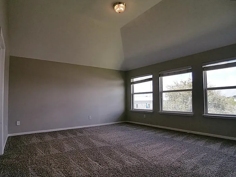 Glenholly Park Dr — Photo 10