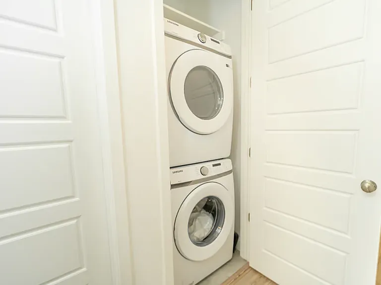 120 W Tyler Ave — Photo 8