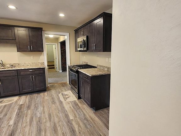 3rd image of 53 Greenbush St APT 4