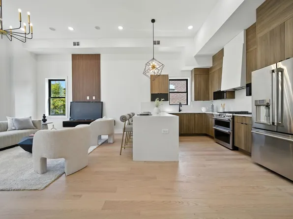 59 Waverly Street image 3 of 28