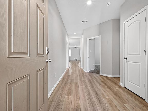 3rd image of 7806 London Tower Ln