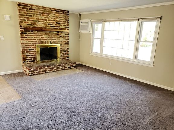 4th image of 29 Bayberry Ln