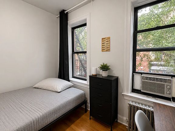 3rd image of 128 Thompson St APT 7