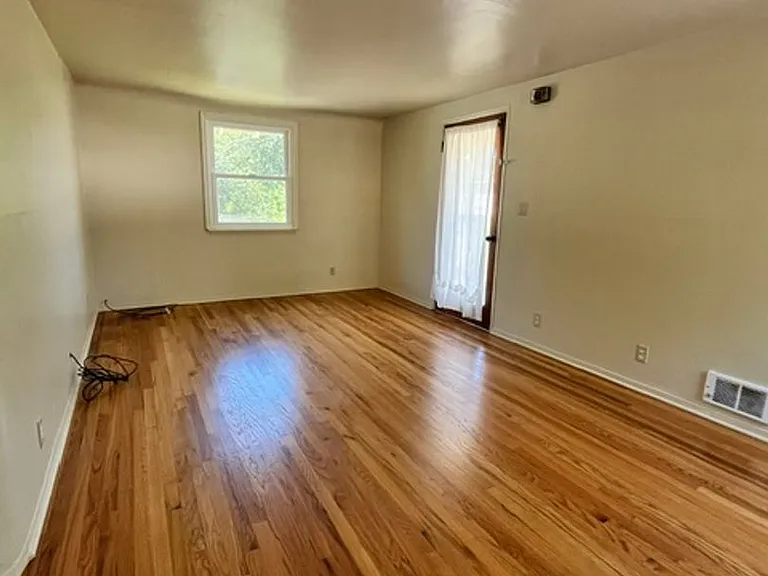 327 Nevada St #1-5 — Photo 4
