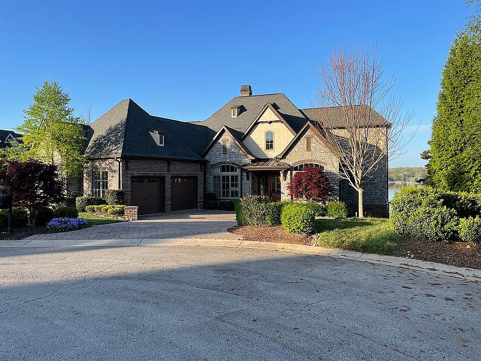 1st image of 549 Beacon Ct