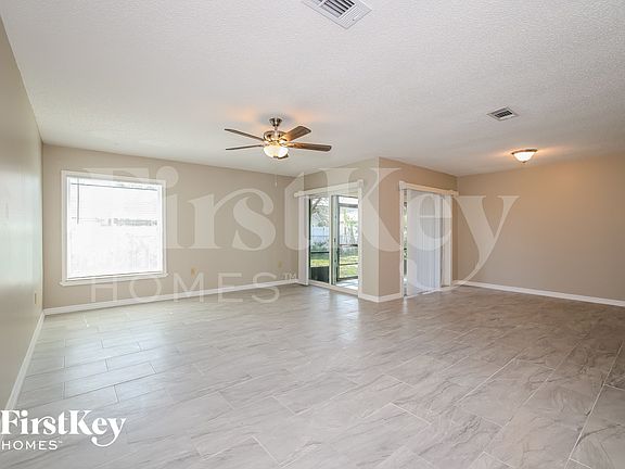 4th image of 724 Dromedary Dr