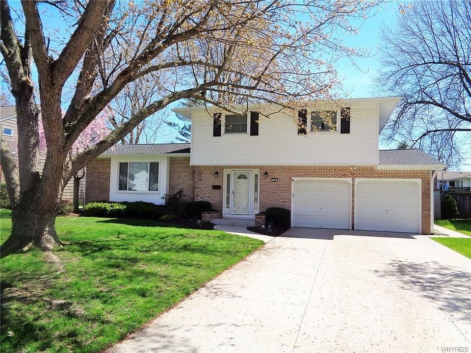 1st image of 64 Macarthur Dr