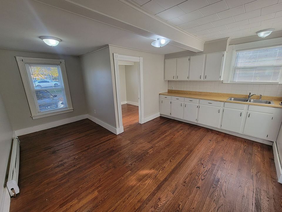 1st image of 385-387 Belmont St #385