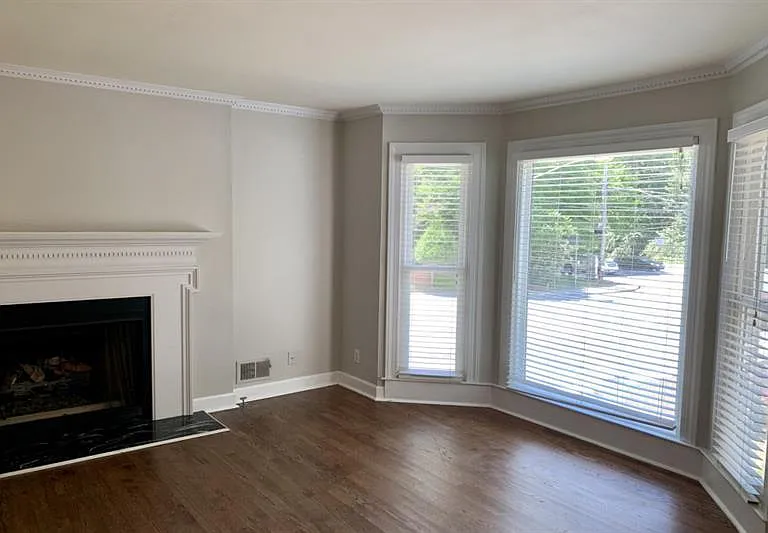 831 Clairemont Ave — Photo 5