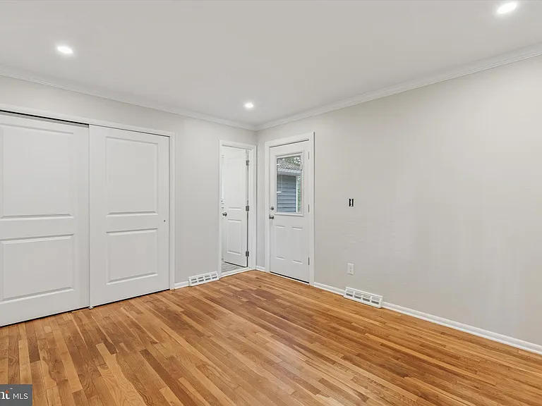 3249 Mill Rd — Photo 2