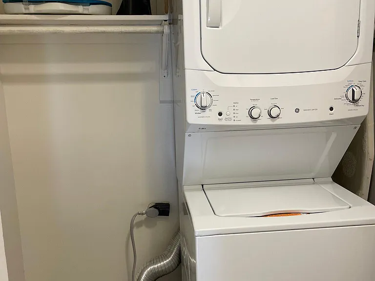 Washer/Dryer conveniently located on 2nd floor