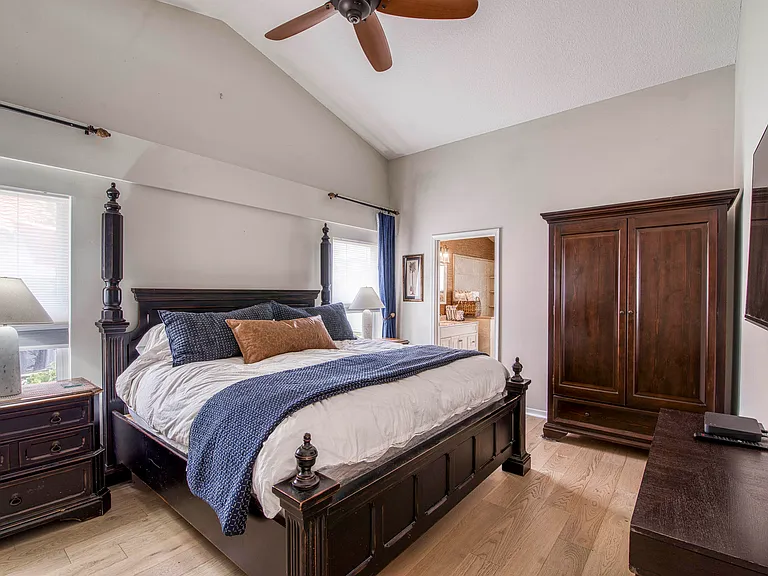 149 Cypress Cv — Photo 18