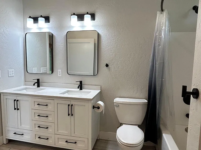 1381 Sydni Ct — Photo 7