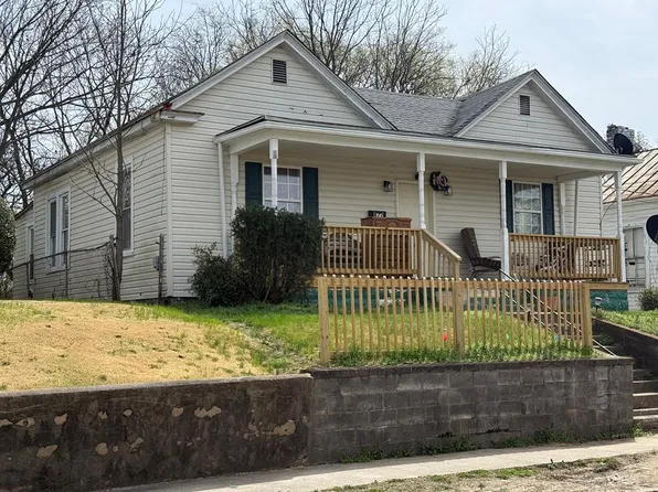 872 Claiborne St, Danville, VA 24540