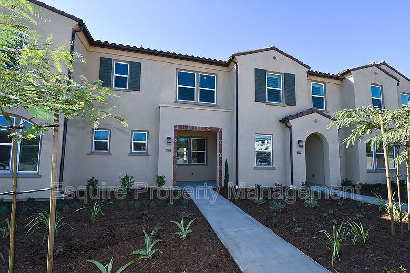 1st image of 193 Capistrano Dr