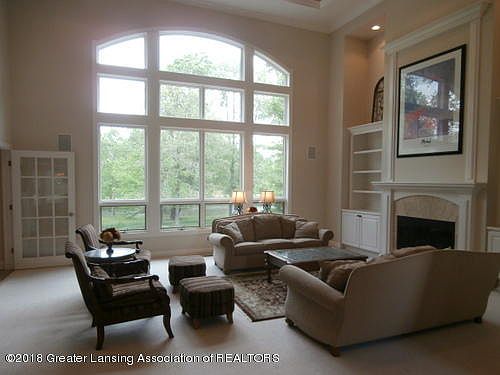 5th image of 333 E Haven Dr