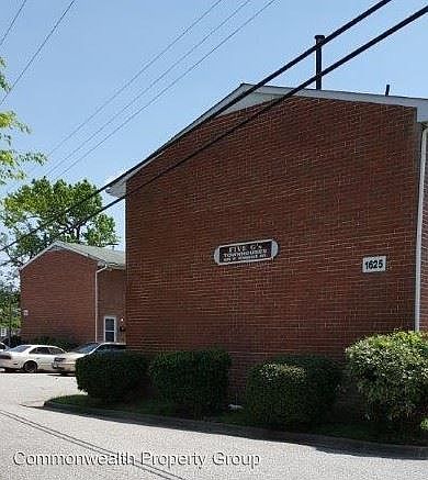 1st image of 1625 W Pembroke Ave APT 40