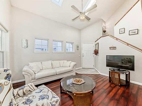 2nd image of 1906 Patterson Vw SW