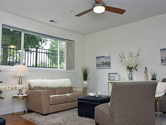 5th image of 119 E Eighth St APT 2