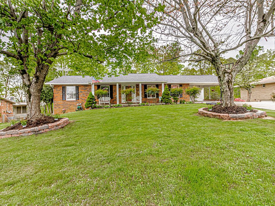 1st image of 3824 Skyland Dr