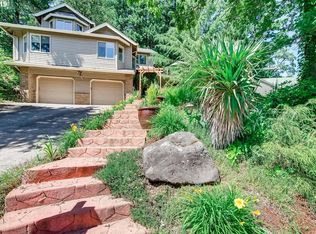 11137 SE Cranberry Loop, Clackamas, OR 97015