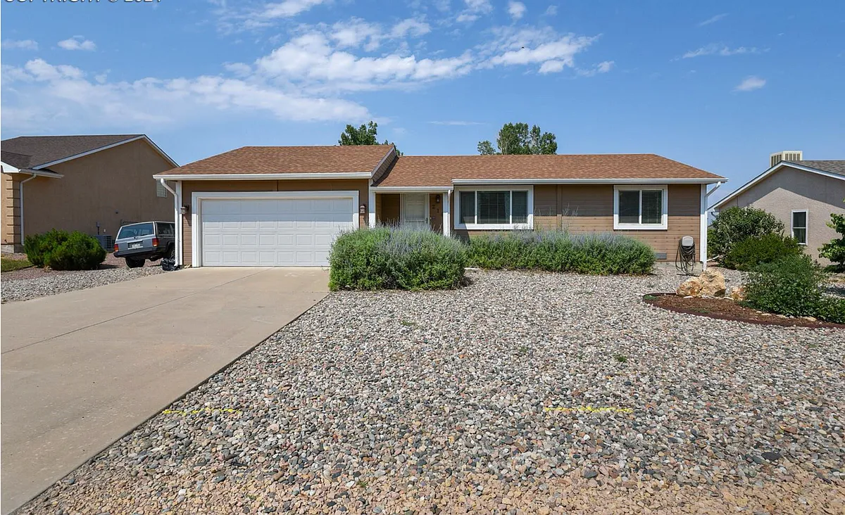 Building Photo - 216 S Caddoa Dr
