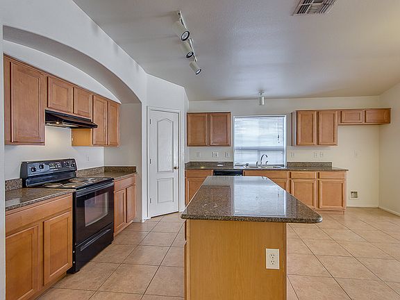 5th image of 766 E Saddle Way