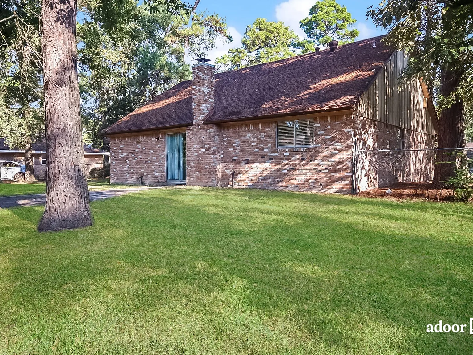 3 bed, 2.0 bath, 1620 sqft, $2,195 — Photo 2