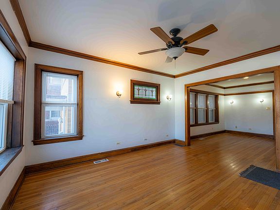 3rd image of 5109 W Gunnison St #1