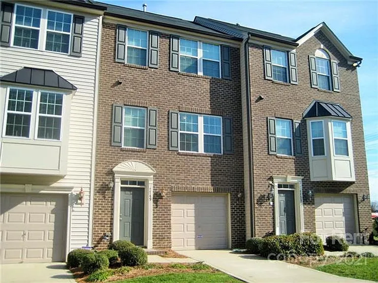 7749 Jackson Pond Dr — Photo 1