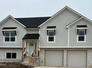 520 SW Valley Dr, Grain Valley, MO 64029
