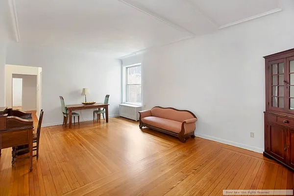 Sold by Bond New York | media 4