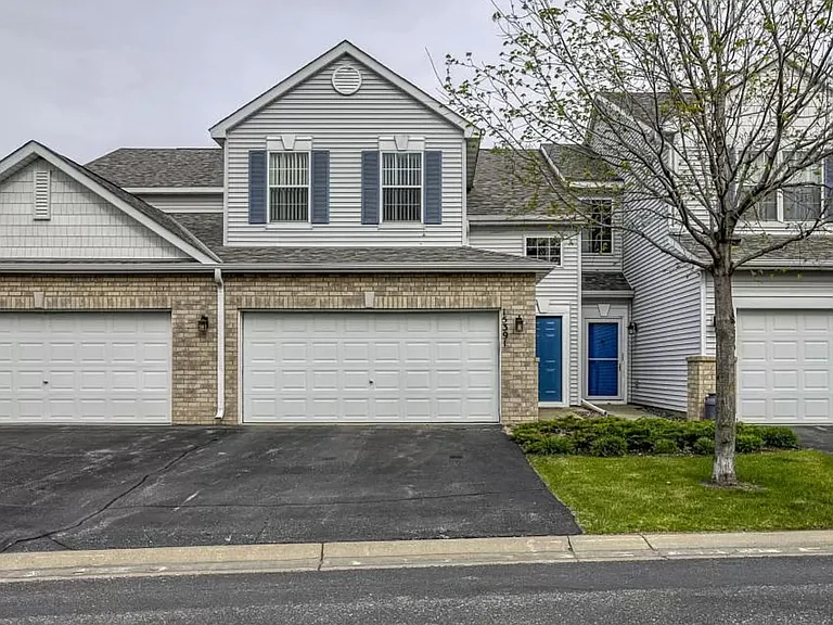 15391 Flower Way — Photo 1