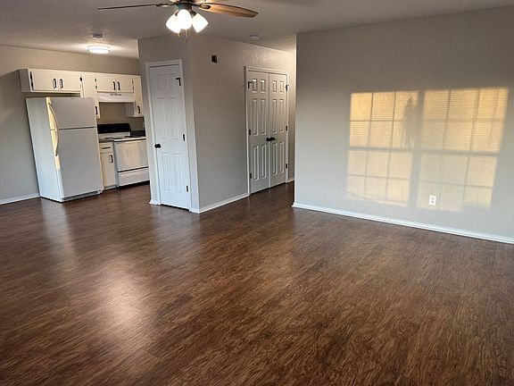 5th image of 323 S 12th St APT H