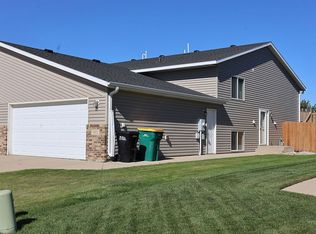 1032 41st Ave W, West Fargo, ND 58078