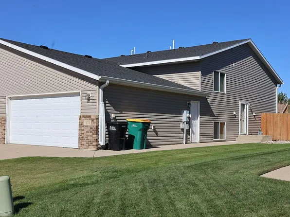 1032 41st Ave W, West Fargo, ND 58078
